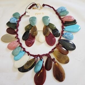 NWT Piper K Necklace & Earrings Set.